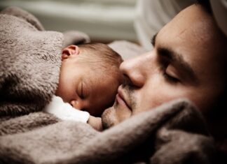 Czy ojciec może wziąć opiekę nad drugim dzieckiem gdy matka jest na macierzyńskim?